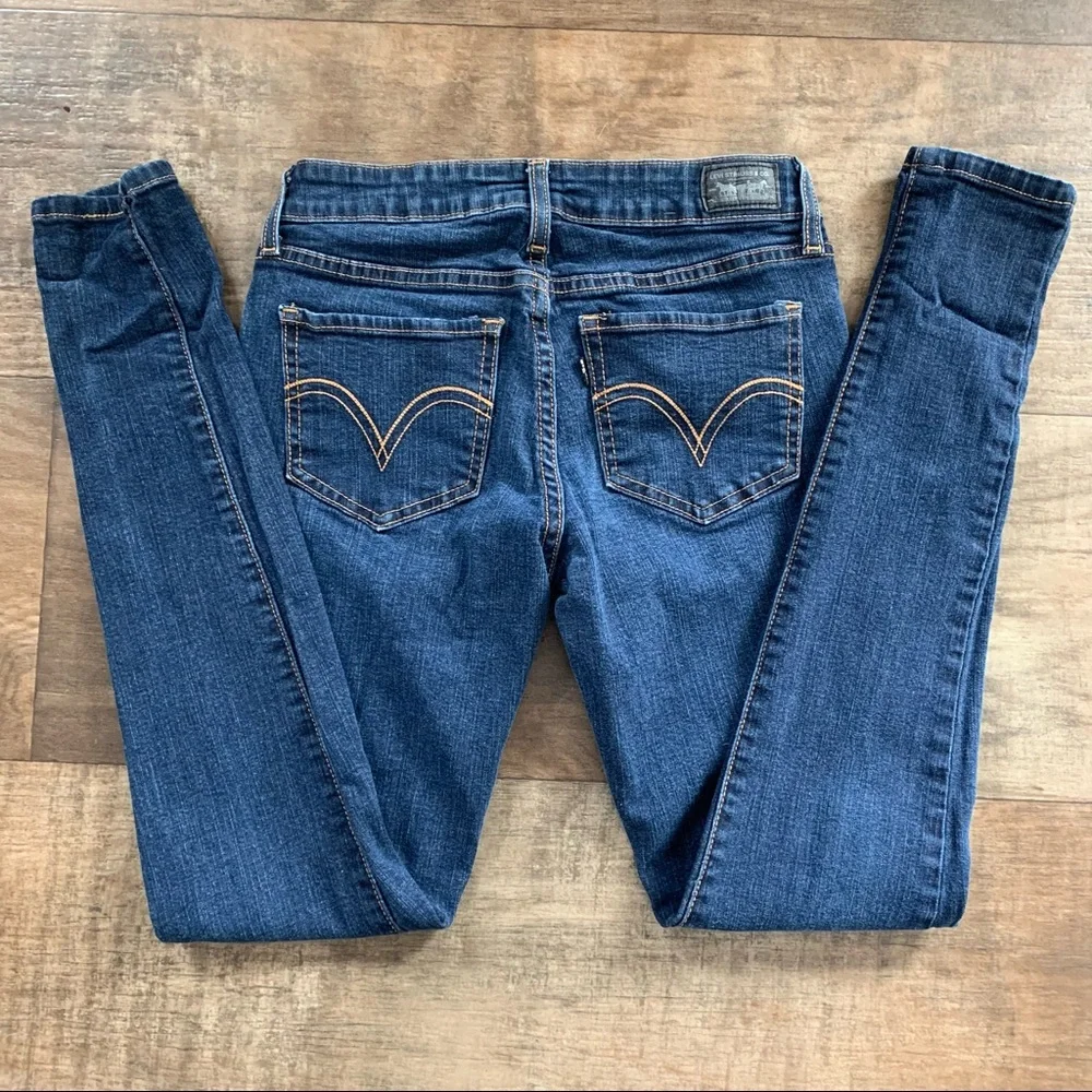 Levi Jeans - Picture 1 of 7
